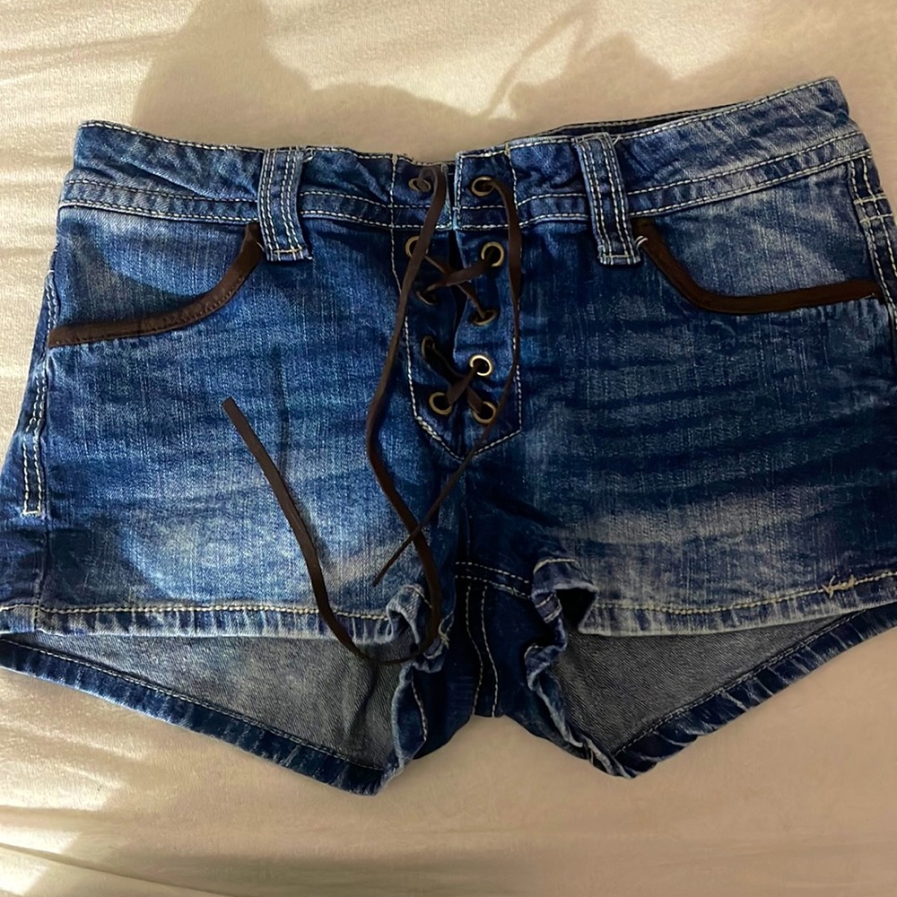 Tie low cut shorts never worn